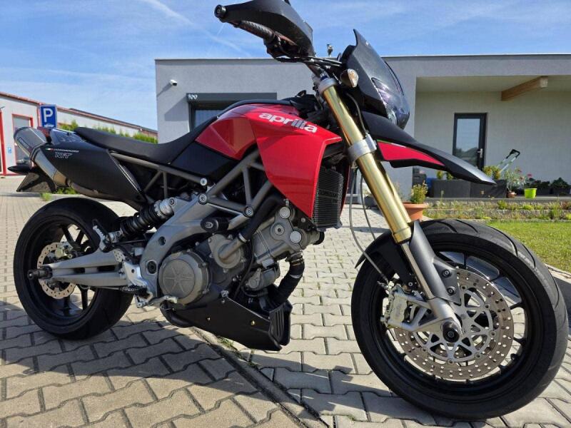 Aprilia Dorsoduro 750