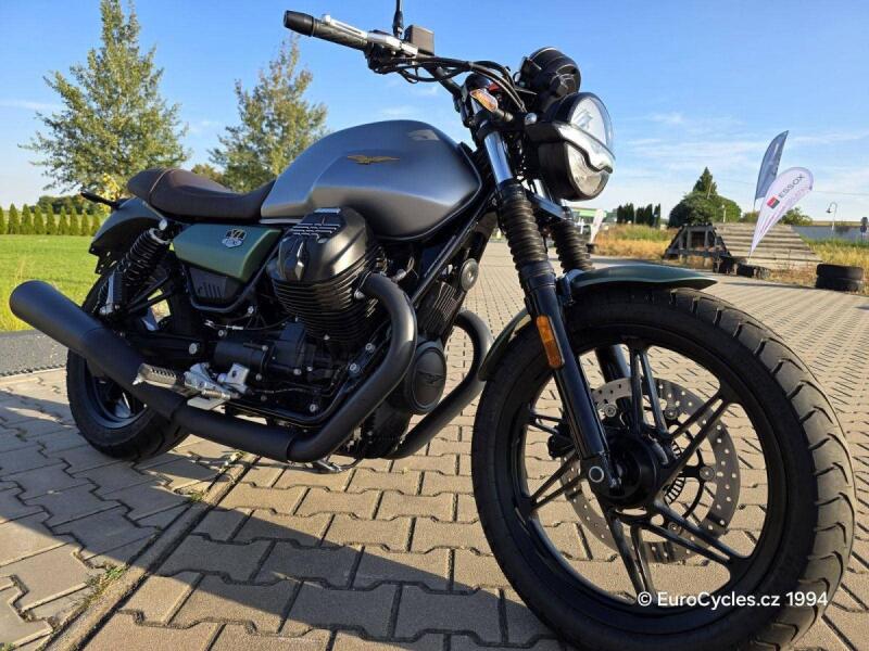 Moto Guzzi V7 II Stone