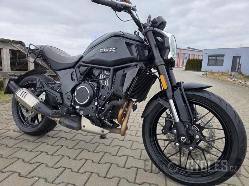 CFMOTO 700 CL-X Heritage