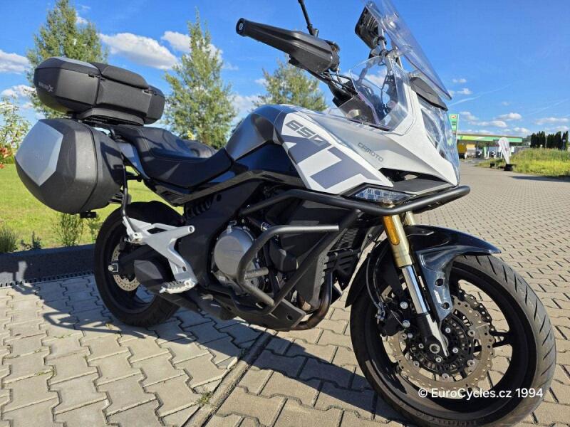 CFMOTO 650 MT