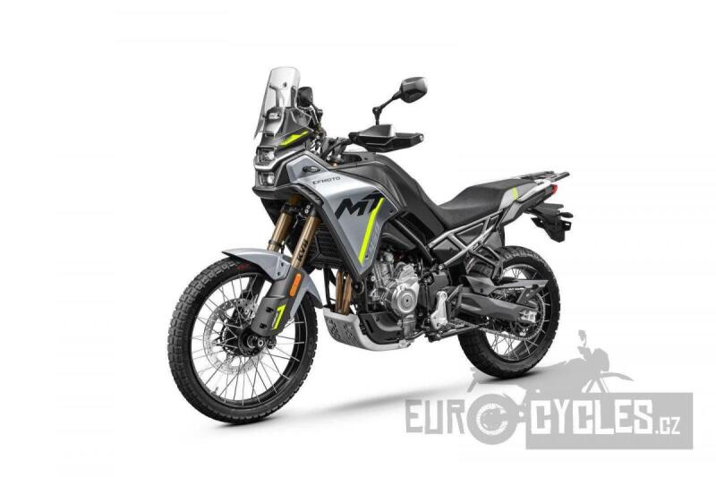 CFMOTO 450 MT-R