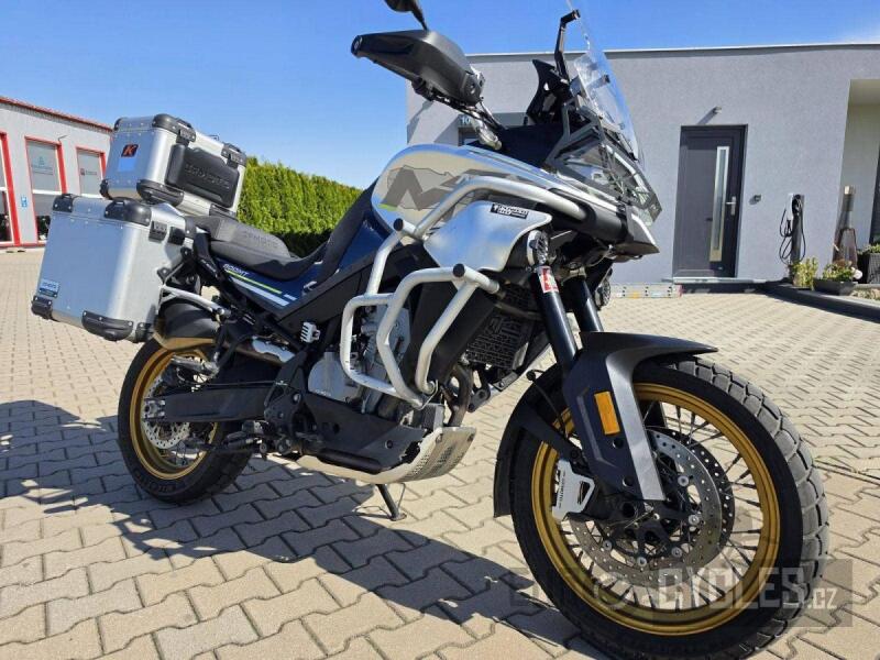 CFMOTO 800 MT