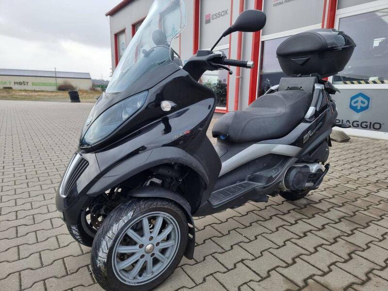 Piaggio MP3 400