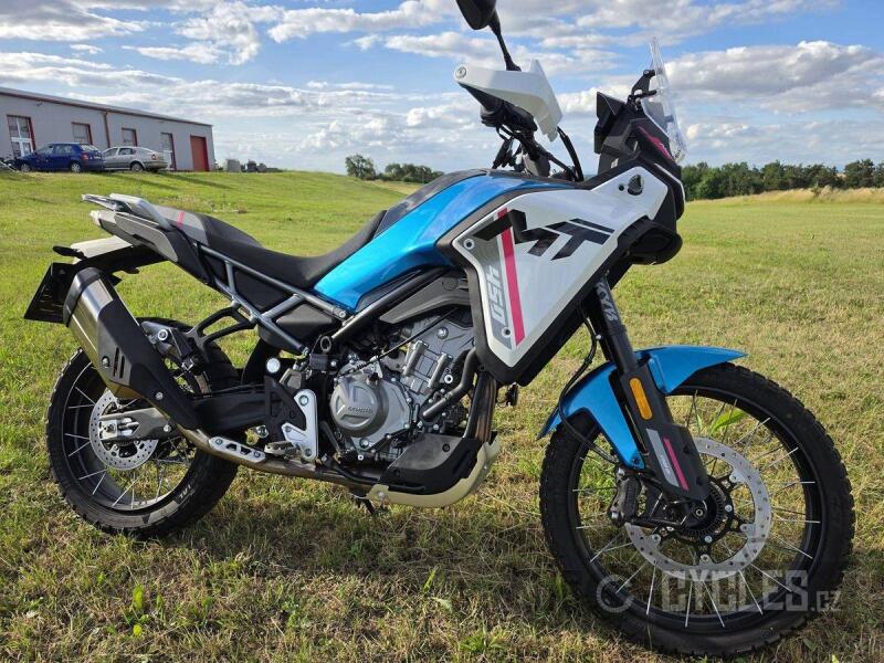 CFMOTO 450 MT-R