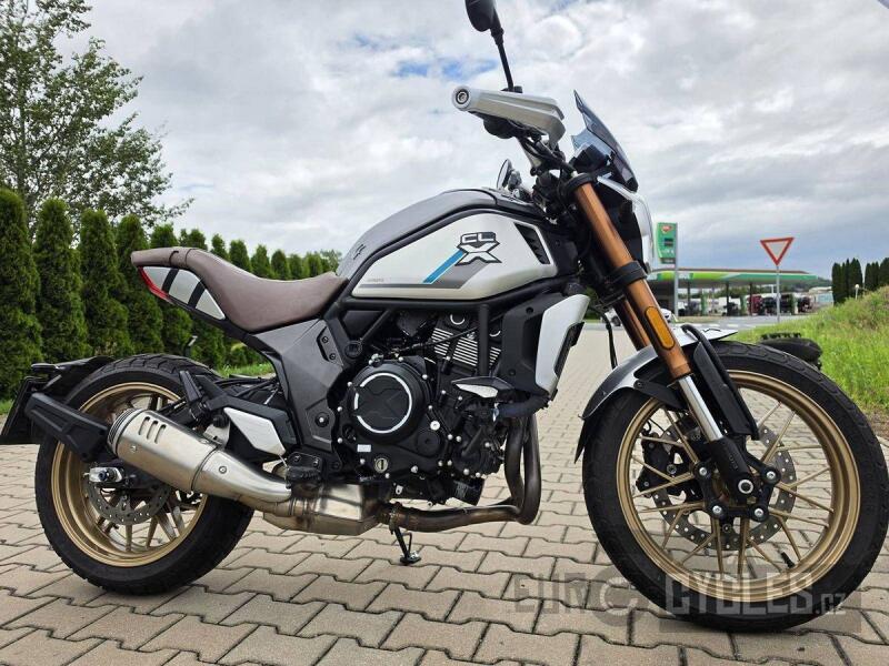 CFMOTO 700 CL-X Heritage