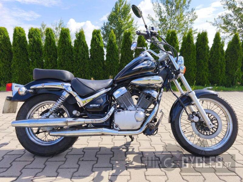 Suzuki VL 125 Intruder