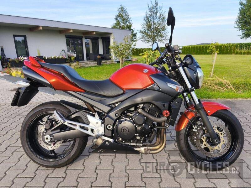 Suzuki GSR 600
