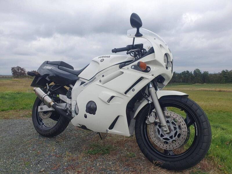 Yamaha FZR 600