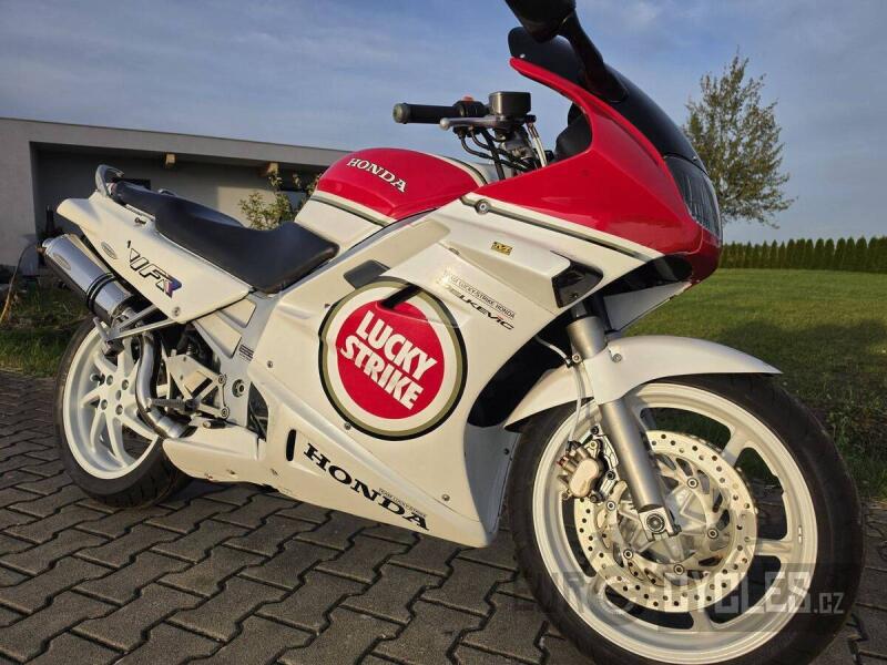 Honda VFR 750 F