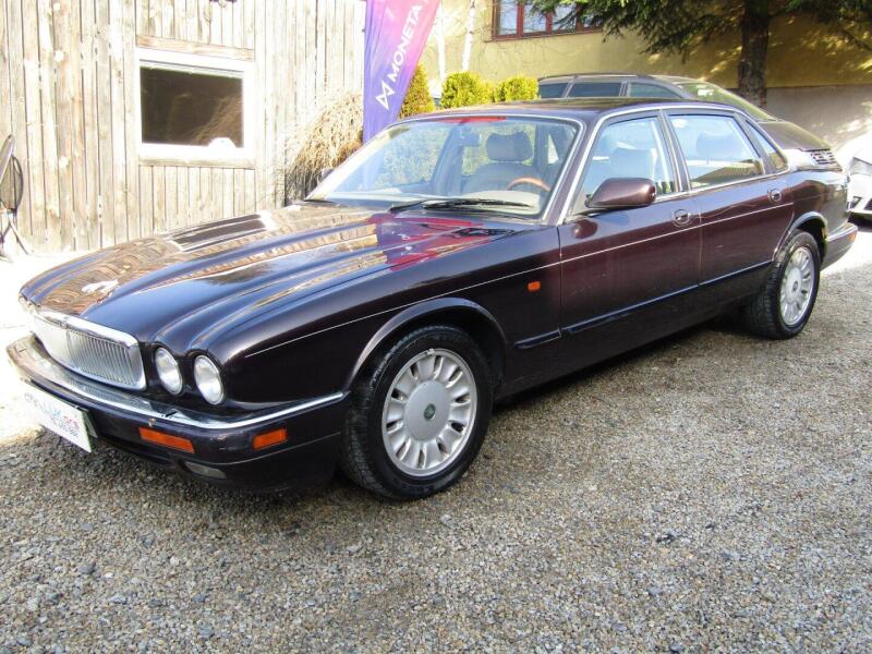 Jaguar XJ6