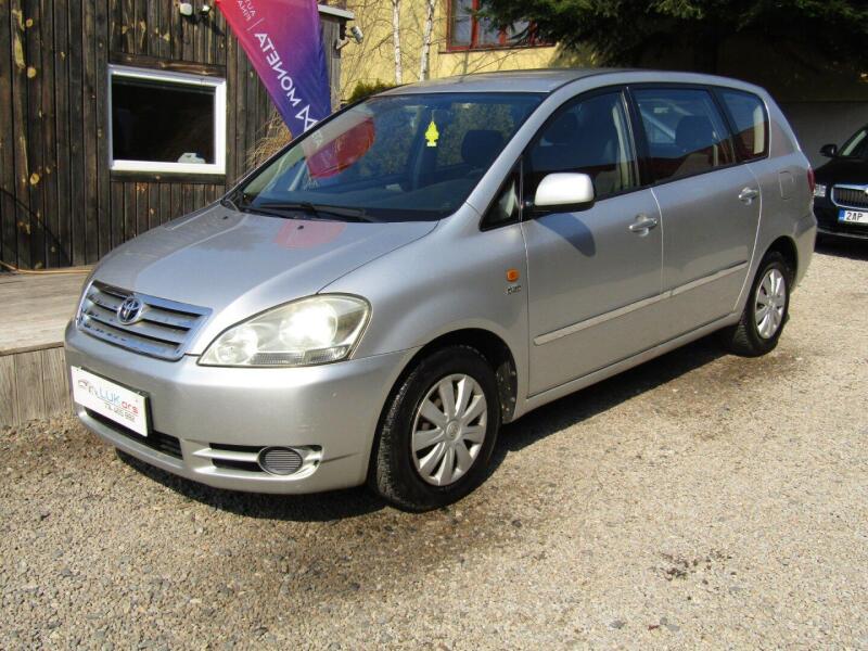 Toyota Avensis Verso