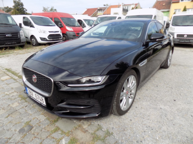 Jaguar XE