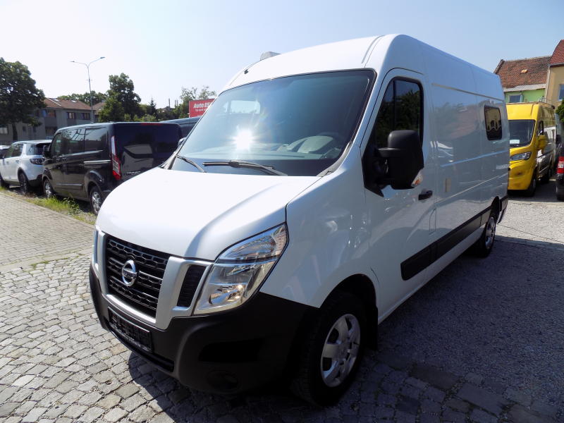 Nissan NV400