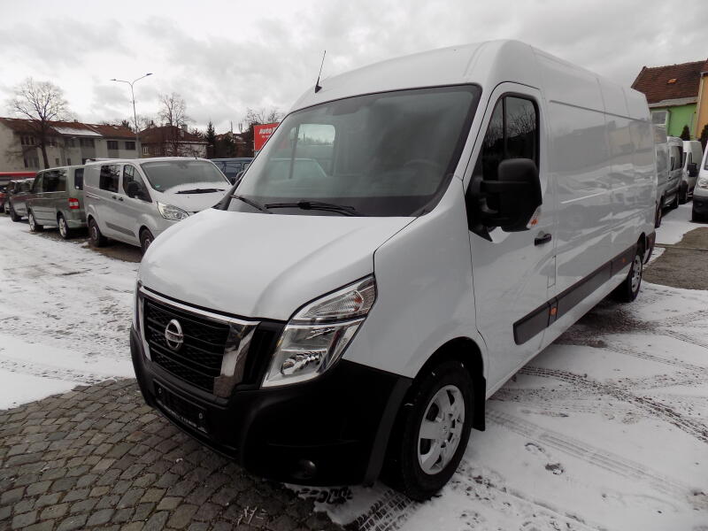 Nissan NV400