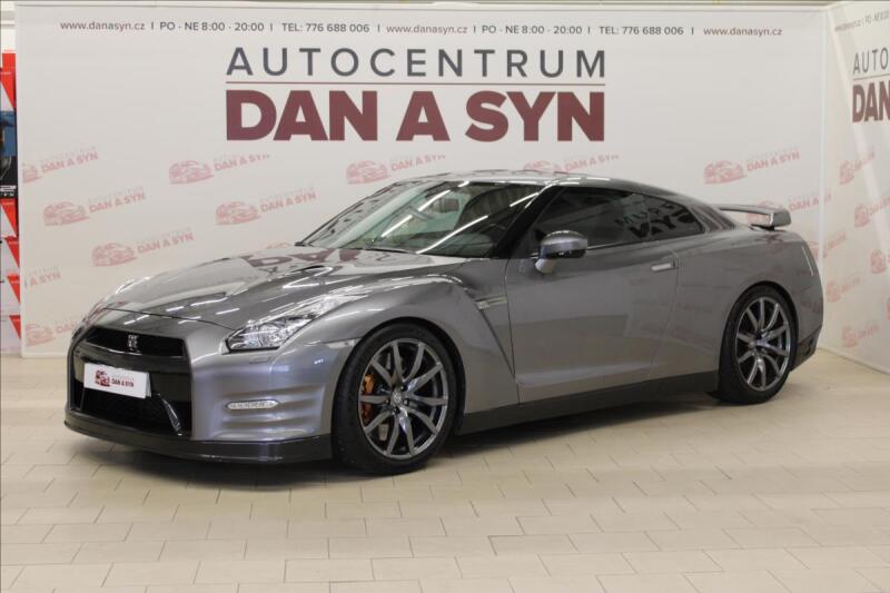 Nissan GT-R