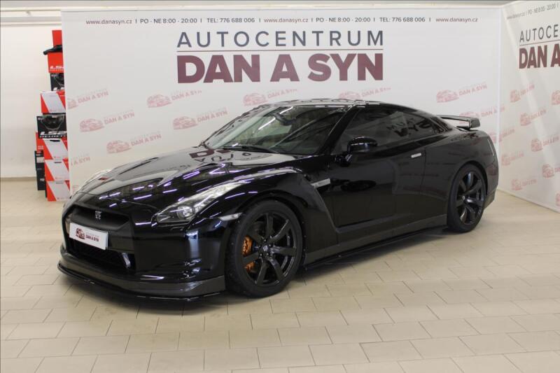 Nissan GT-R