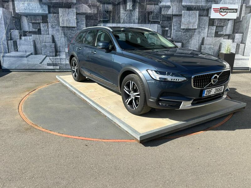 Volvo V90