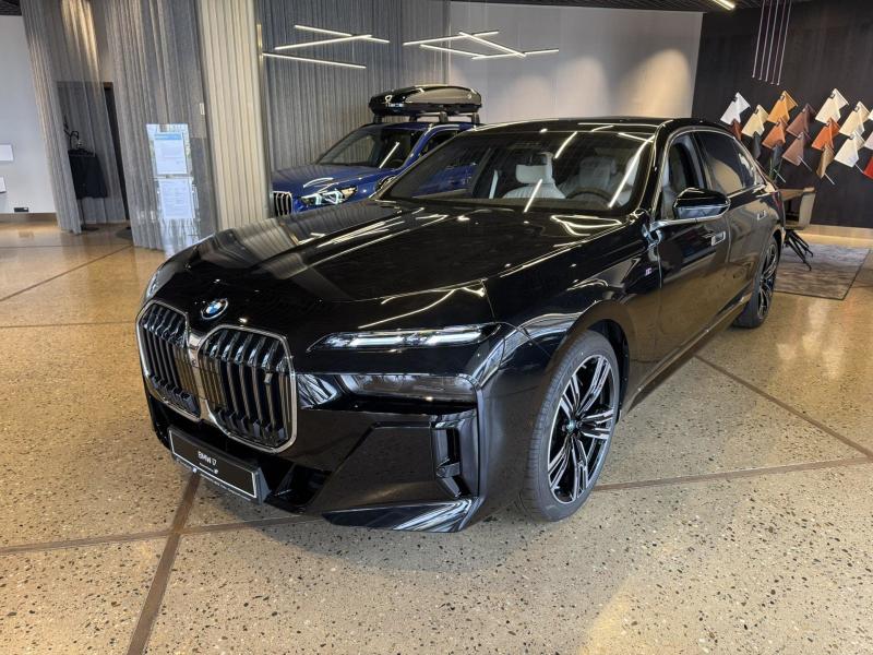BMW i7