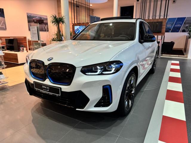 BMW iX3