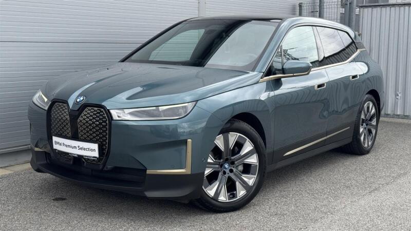 BMW iX