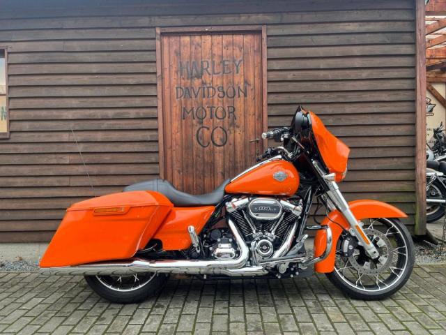 Harley-Davidson FLHXS Street Glide Special