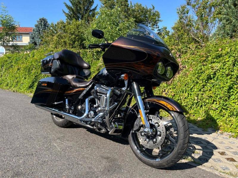 Harley-Davidson FLTRXSE CVO Road Glide