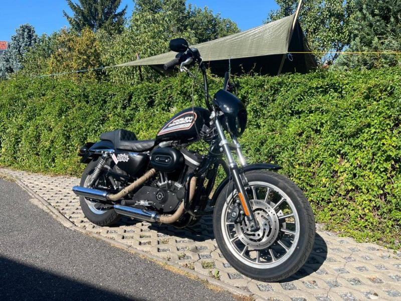 Harley-Davidson XL 883 R Roadster