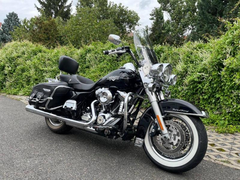Harley-Davidson FLHRC Road King Classic