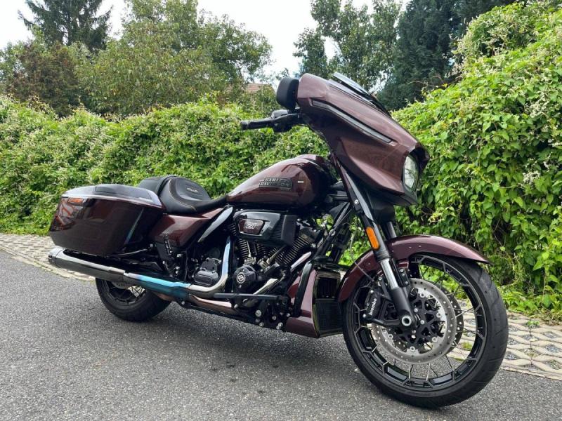 Harley-Davidson FLHXSE CVO Street Glide