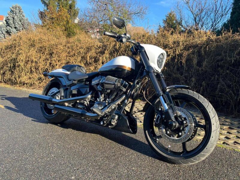 Harley-Davidson FXSE Softail Breakout CVO