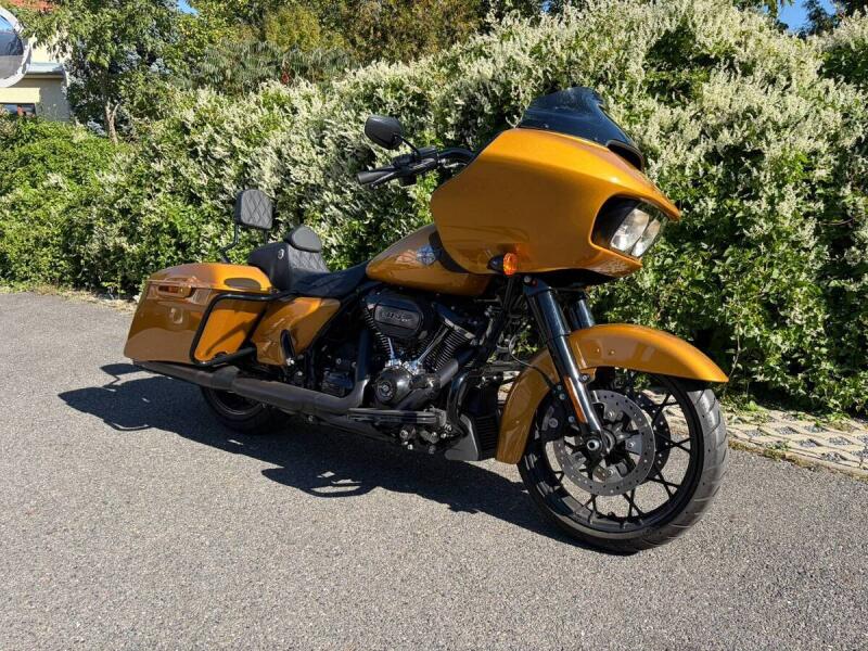 Harley-Davidson FLTRXS Road Glide Special
