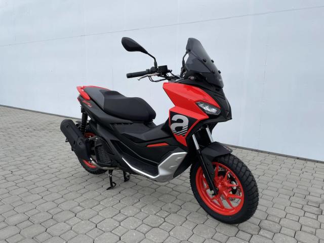 Aprilia SR GT 200 Sport