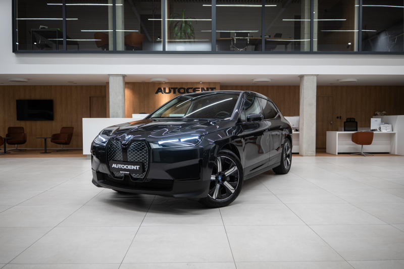 BMW iX