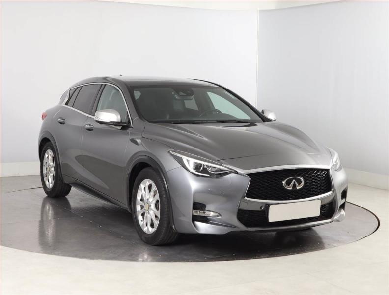 Infiniti Q30