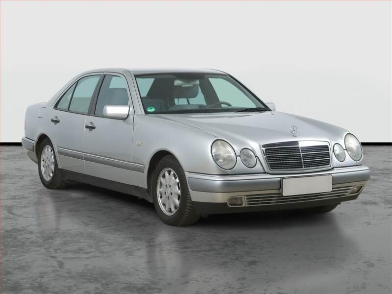 Mercedes-Benz Triedy E