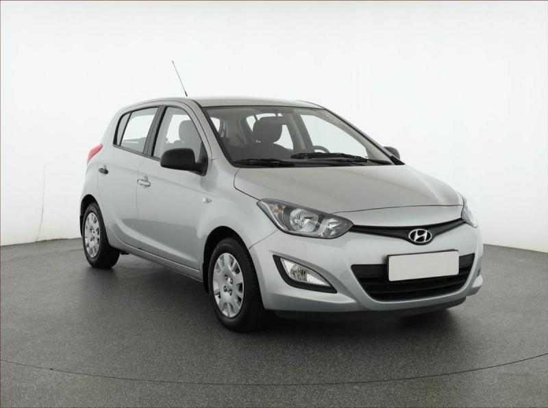Hyundai i20 (2014) 1.2, Serv.kniha - fotka 1 z 13
