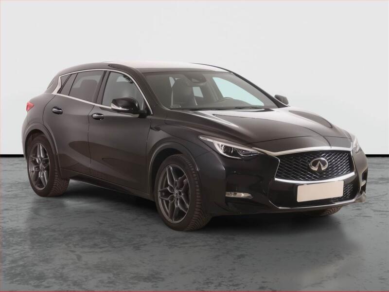 Infiniti Q30