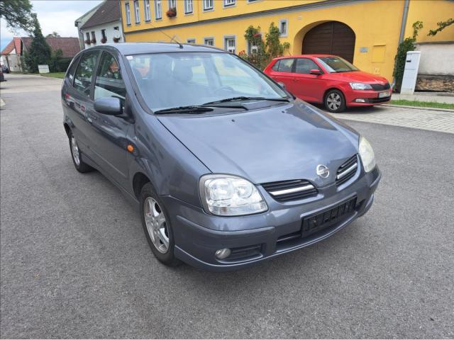 Nissan Almera Tino