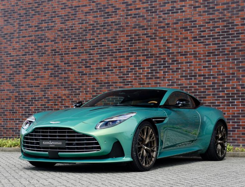 Aston Martin DB12