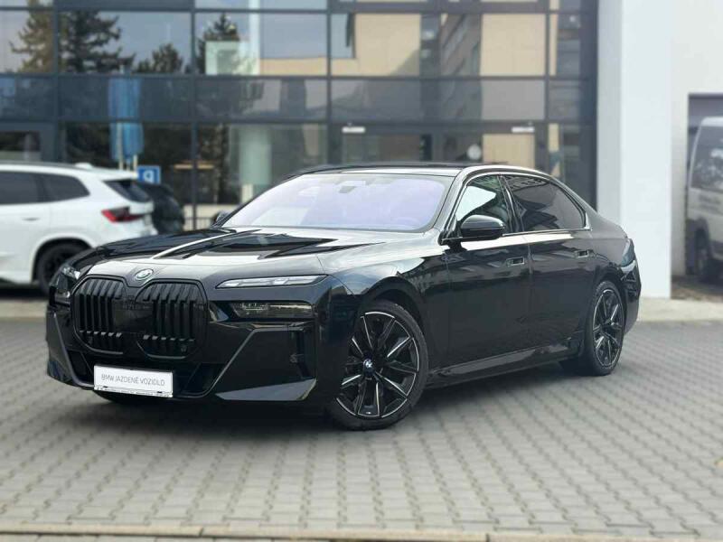 BMW i7