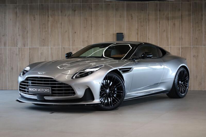 Aston Martin DB12