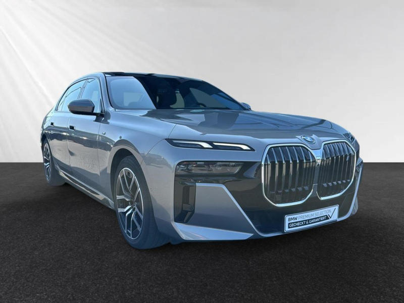 BMW i7