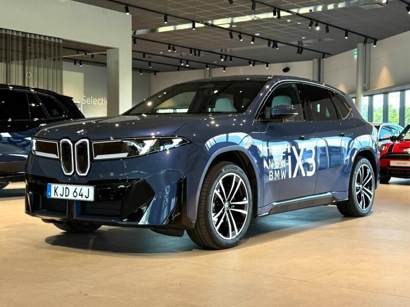 BMW iX3
