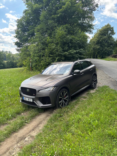Jaguar F-Pace