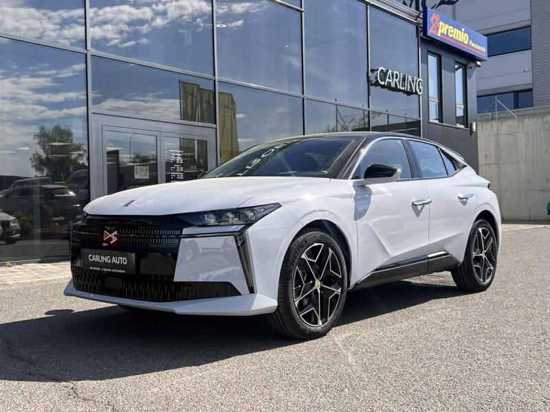 DS Automobiles DS N�4