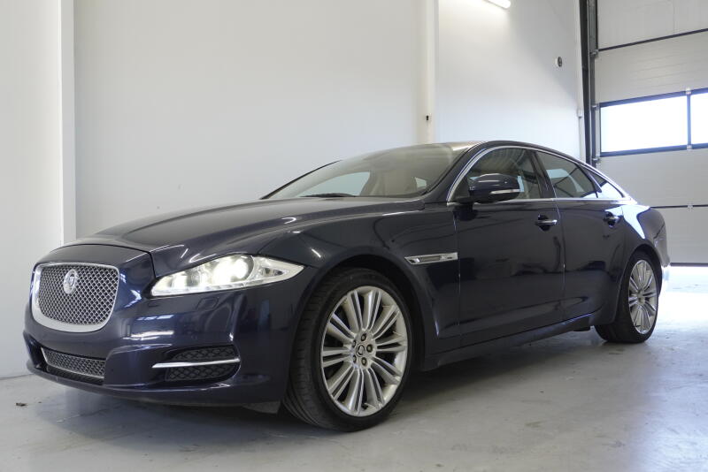 Jaguar XJ