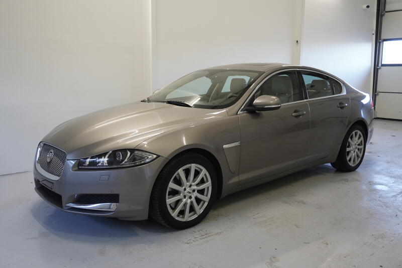 Jaguar XF
