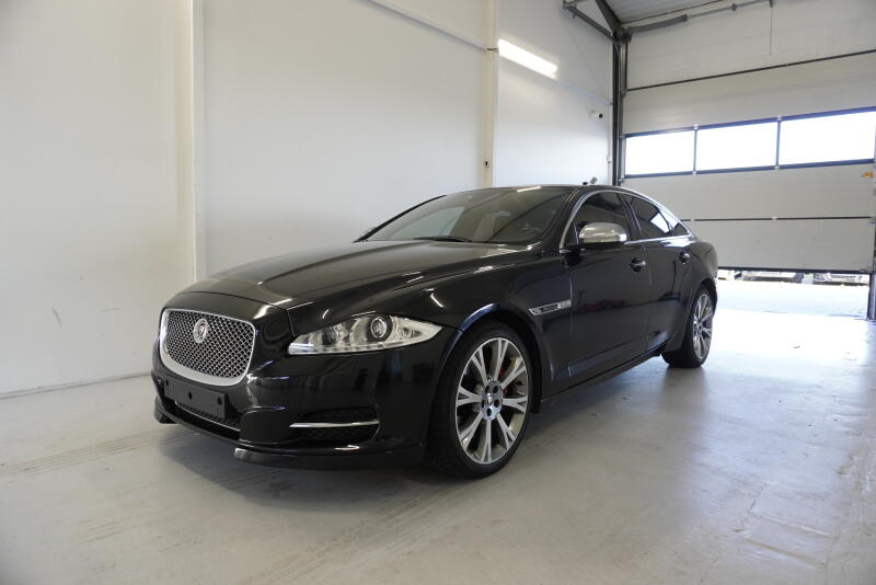 Jaguar XJ