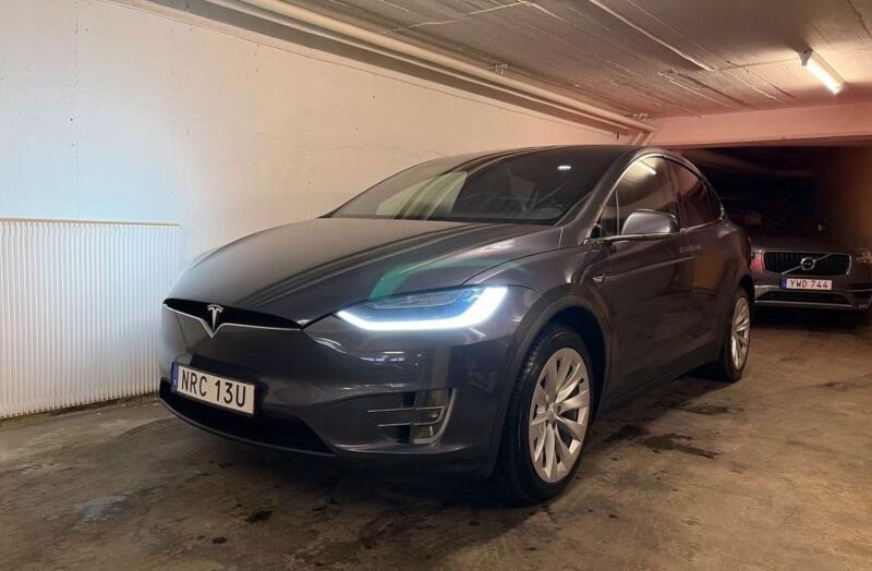 Tesla Model X
