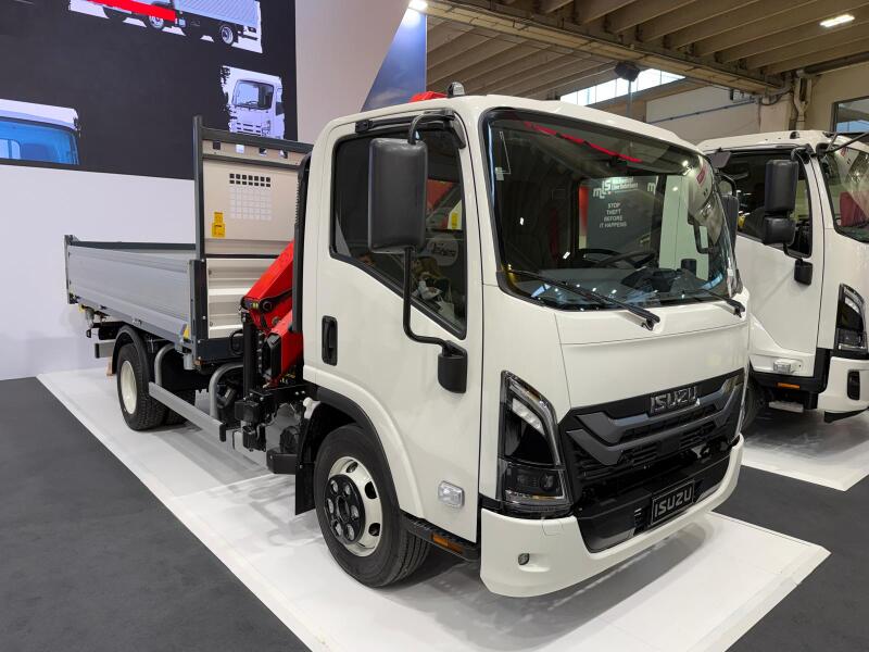 Isuzu M30